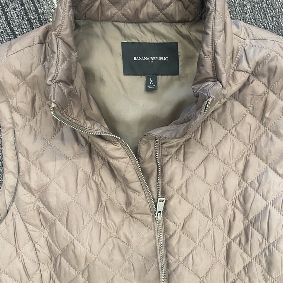 Banana republic puffer vest - Picture 2 of 5